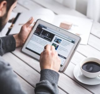 man, reading, coffee cup, touchscreen, blog, digital, tablet, working, screen, touching, touch, samsung, stylus, pen, technology, device, coffee, cup